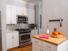 200 West 54th Street 2D, New York NY 10019
