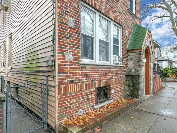 72-07 73rd Street, Queens NY 11385