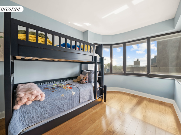 52 East End Avenue 23A, New York NY 10028