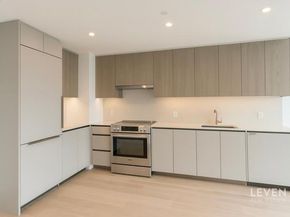 3 Court Square 2010, Queens NY 11101