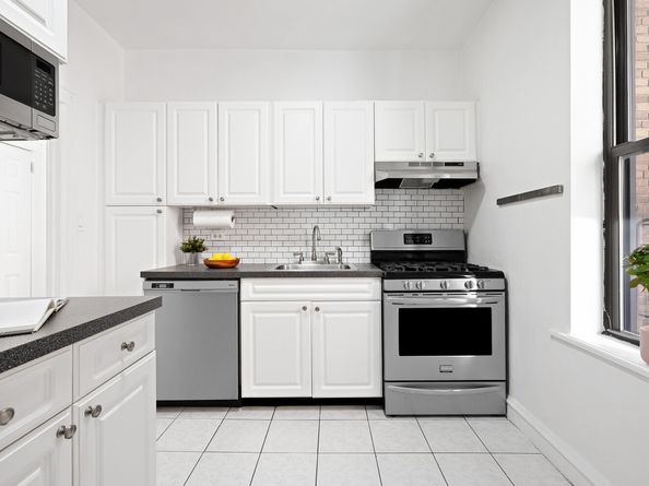 41-42 42nd Street E4, Queens NY 11104