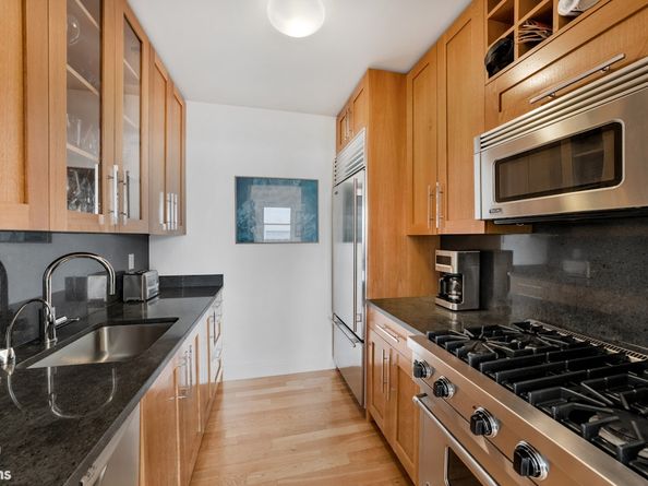 88 Greenwich Street 2704, New York NY 10006