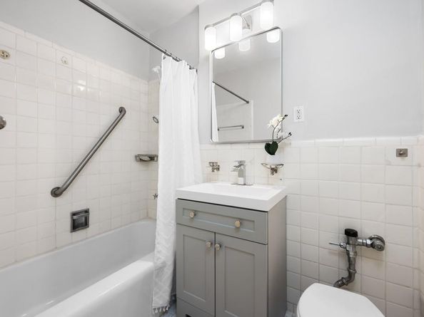 9201 Shore Road C403, Brooklyn NY 11209