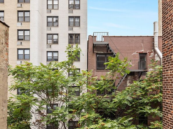 320 East 35th Street 6F, New York NY 10016