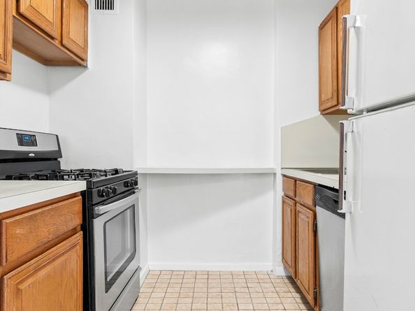 525 East 82nd Street 8D, New York NY 10028