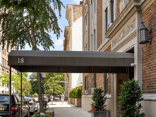 18 West 70th Street 7C, New York NY 10023