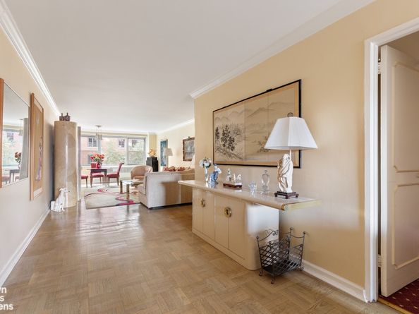 525 East 86th Street 6A, New York NY 10028