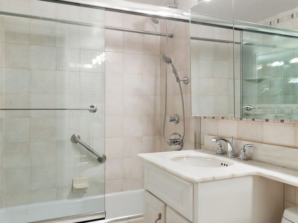 525 East 86th Street 6A, New York NY 10028