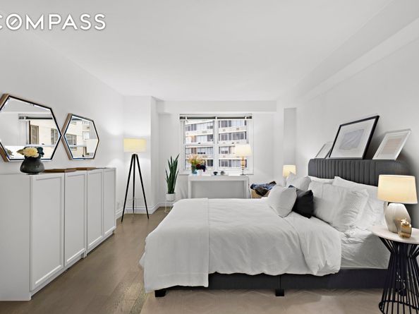 400 East 54th Street 8A, New York NY 10022