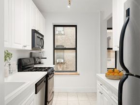 418 St Johns Place 2F, Brooklyn NY 11238
