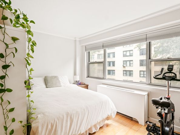 330 East 49th Street 4E, New York NY 10017