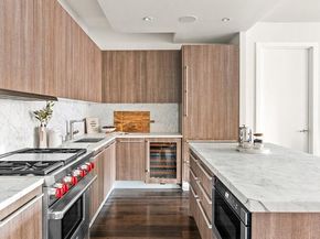 250 West Street 8H, New York NY 10013