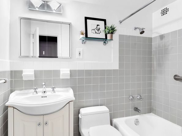 411 East 53rd Street 8C, New York NY 10022