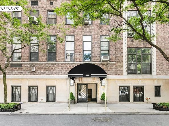 434 East 52nd Street 10F, New York NY 10022