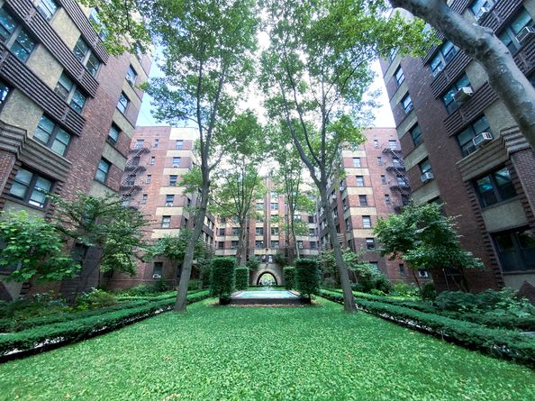 504 Grand Street B42, New York NY 10002