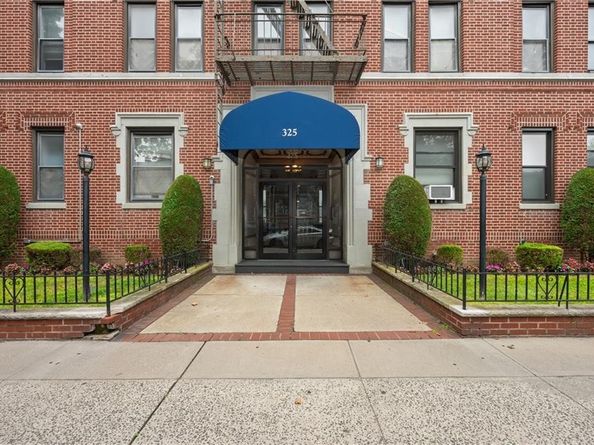 325 Marine Avenue C3, Brooklyn NY 11209