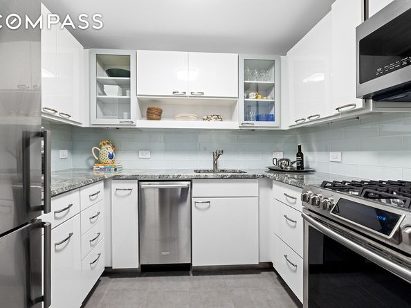 188 East 70th Street 8E, New York NY 10021