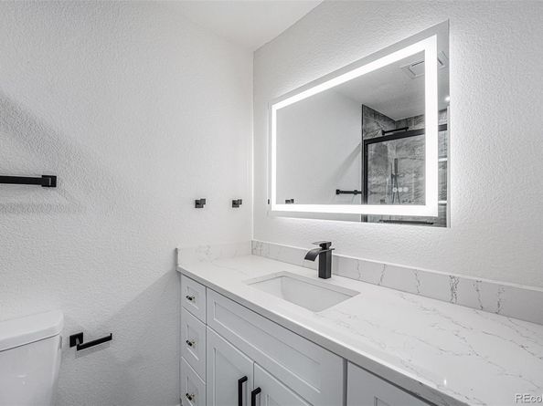 299 Salem Court, Aurora CO 80011