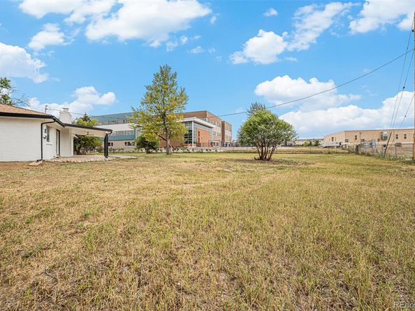 299 Salem Court, Aurora CO 80011