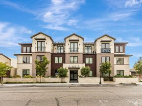 425 First Street 14, Los Altos CA 94022