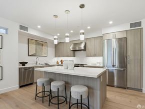 425 First Street 14, Los Altos CA 94022