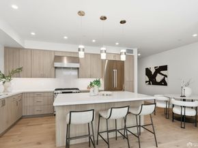 425 First Street 14, Los Altos CA 94022