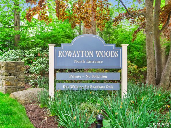 22 Rowayton Woods Drive 22, Norwalk CT 06854