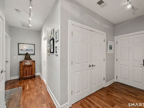 77 Havemeyer Lane 410, Stamford CT 06902