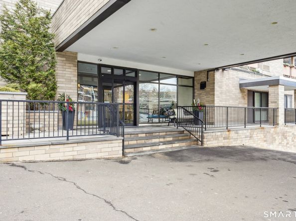 143 Hoyt Street APT 2H, Stamford CT 06905