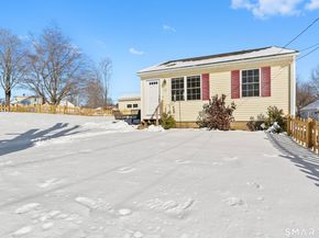 75 Middlebrooks Avenue, Trumbull CT 06611