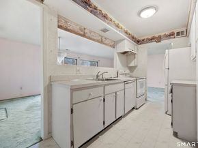 61 Riverside Avenue 14, Stamford CT 06905