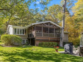 30 Dulan Drive, Stamford CT 06903