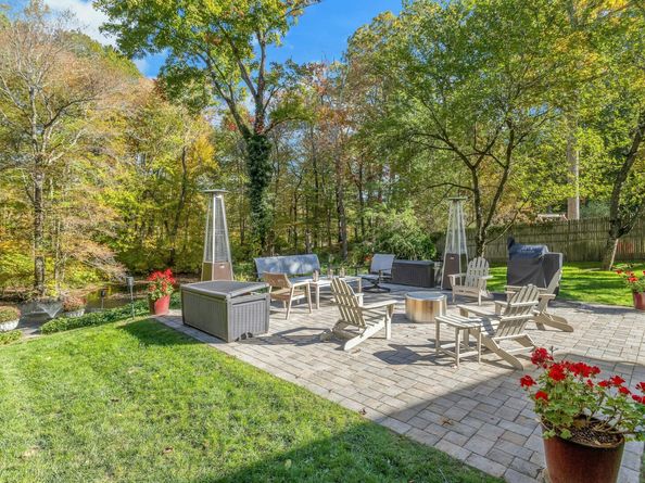 30 Dulan Drive, Stamford CT 06903