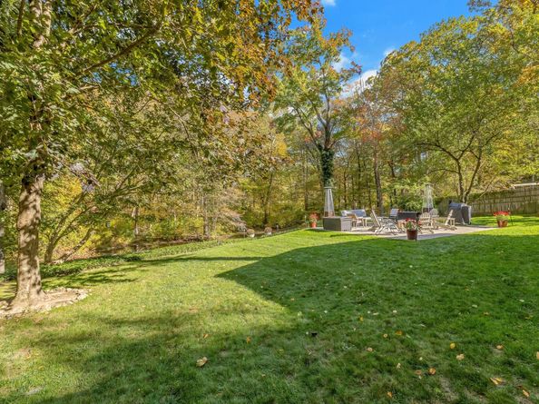 30 Dulan Drive, Stamford CT 06903