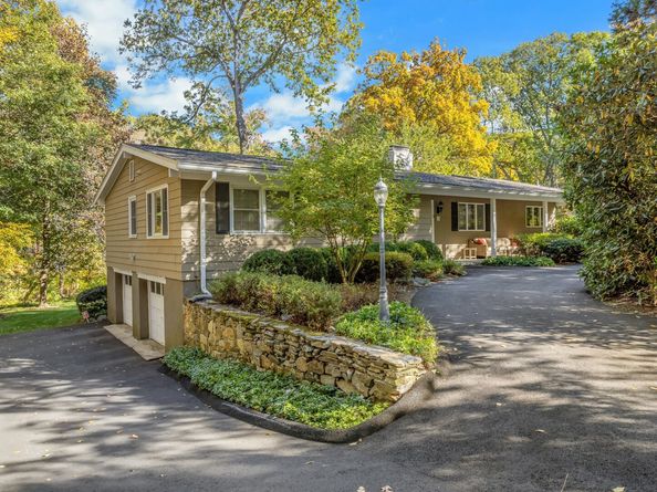 30 Dulan Drive, Stamford CT 06903