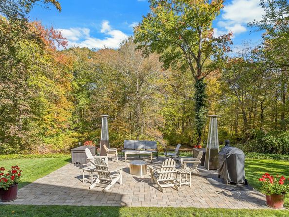 30 Dulan Drive, Stamford CT 06903