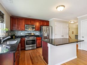 27 Riverview Court 27, Brookfield CT 06804