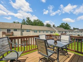 27 Riverview Court 27, Brookfield CT 06804