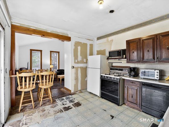 4 Springdale Court, Norwalk CT 06850