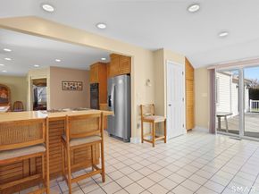 7 Cedar Crest Road, Trumbull CT 06611