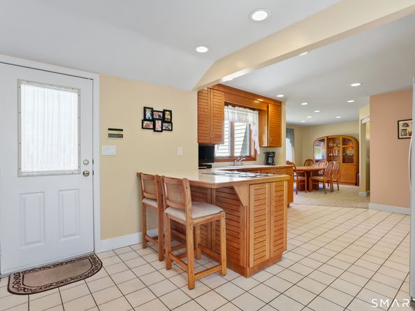 7 Cedar Crest Road, Trumbull CT 06611