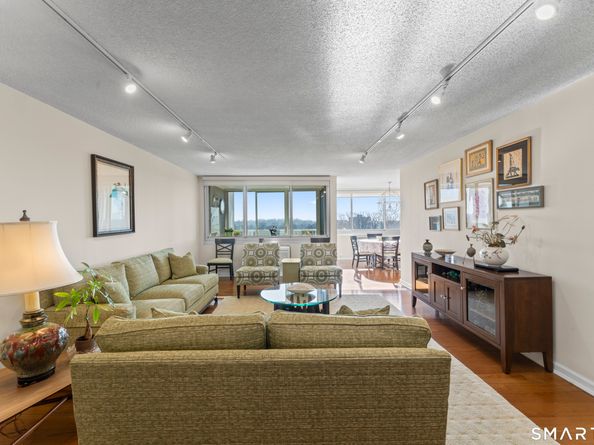 1 Strawberry Hill Avenue APT 10A, Stamford CT 06902