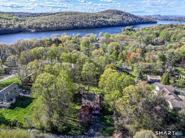 6 Taagan Street, Danbury CT 06811