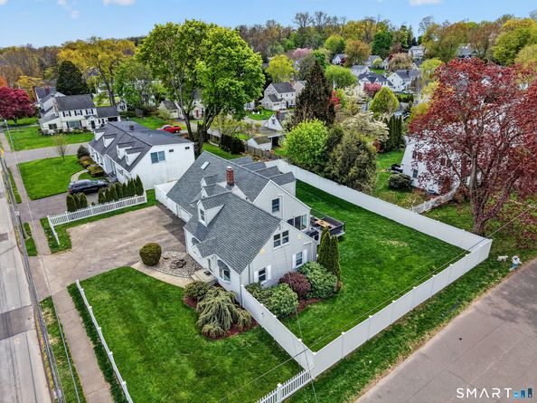 120 S Pine Creek Road, Fairfield CT 06824