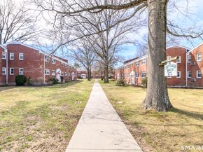 22 Courtland Avenue 4, Stamford CT 06902