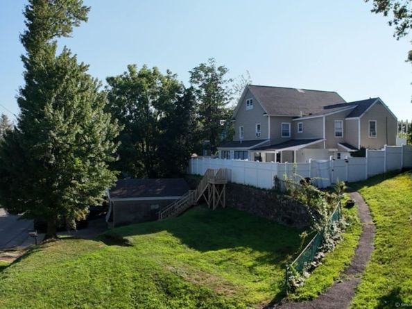 16 Columbus Place, Stamford CT 06907