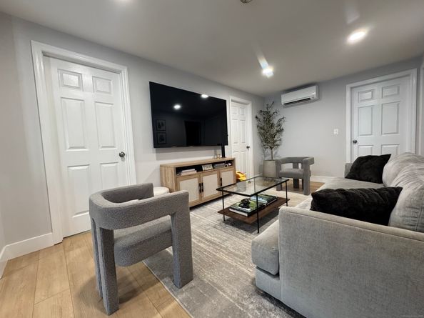 16 Columbus Place, Stamford CT 06907