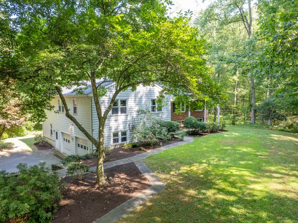 1 Greenlea Lane, Weston CT 06883