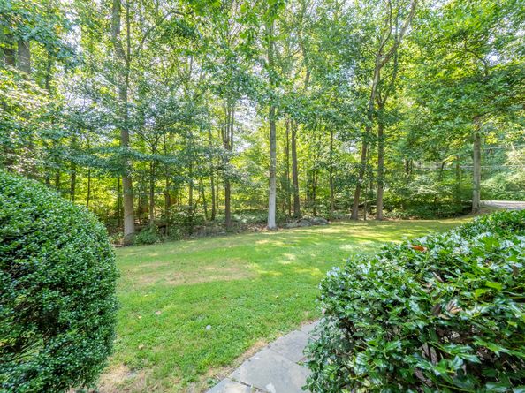 1 Greenlea Lane, Weston CT 06883