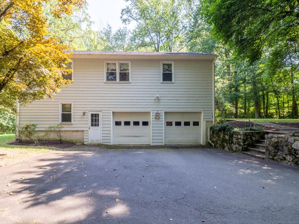 1 Greenlea Lane, Weston CT 06883